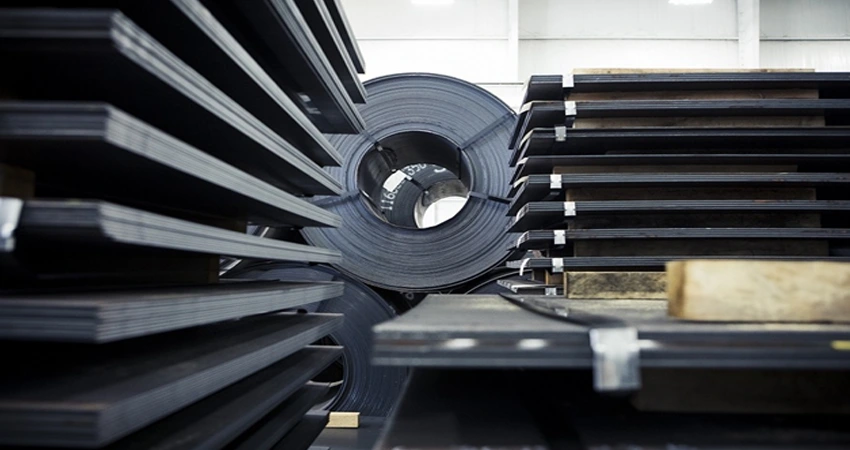 تجربه و سابقه درخشان در بازار آهن